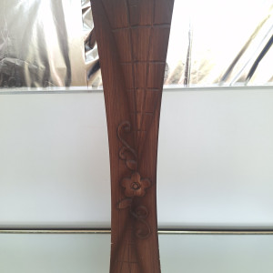 Jarrón decorativo de madera