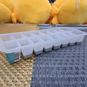 Molde para hielo con base de goma