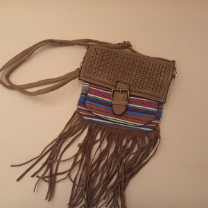 Carteras bandolera con flecos