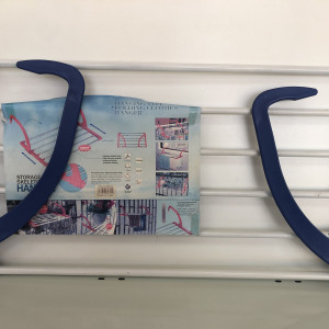 Percha de ropa plegable de tipo colgante