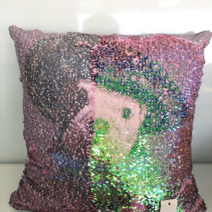 Almohada con lentejuelas reversibles 