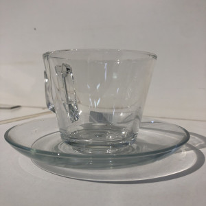 Combo de platos y tazas de vidrio