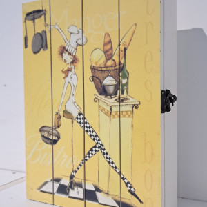 Caja de madera con diseño 