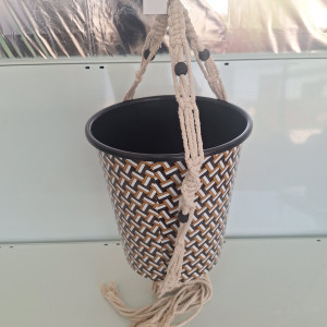 Porta plantera de macrame