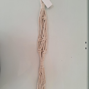 Porta plantera de macrame
