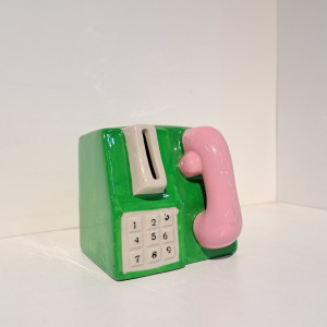 Alcancía con forma de teléfono 