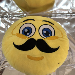Peluche de emojis 