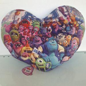 Almohada en forma de corazón con diseño