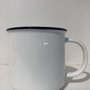 Taza de color blanco 