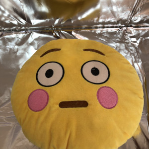 Peluche de emojis 