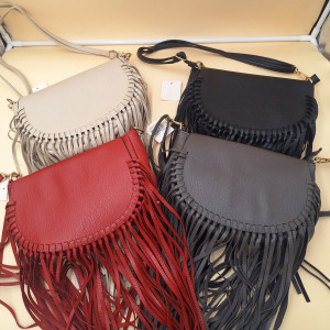Carteras bandolera con flecos