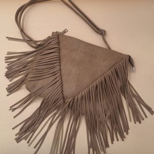 Carteras bandolera con flecos
