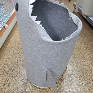 Cesto para ropa con forma de tiburón 56x39cm