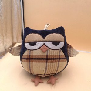 Búhos de peluche 
