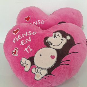 Almohada en forma de corazón 