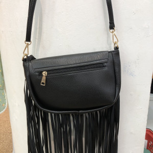 Cartera con tirantes negros