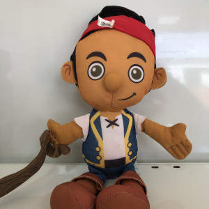 Peluche de jake los piratas del país de nunca jamás 