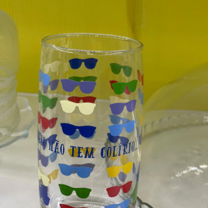 Vaso de vidrio con diseño 