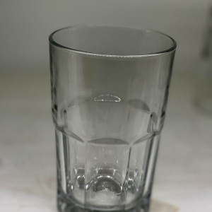 Vaso de vidrio mediano con diseño 