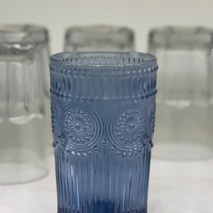 Vaso de vidrio mediano con color y diseño