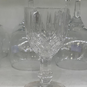 Vaso de vidrio pequeño con diseño