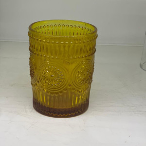 Vasos de vidrio pequeño con color y diseño