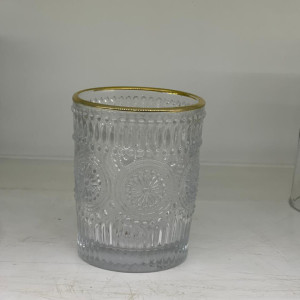 Vaso de vidrio con borde dorado