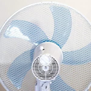 Ventilador de Pie Ufesa 16" 5 Aspas SF1400