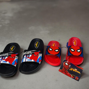 Zapatilla spider man del 30 al 35