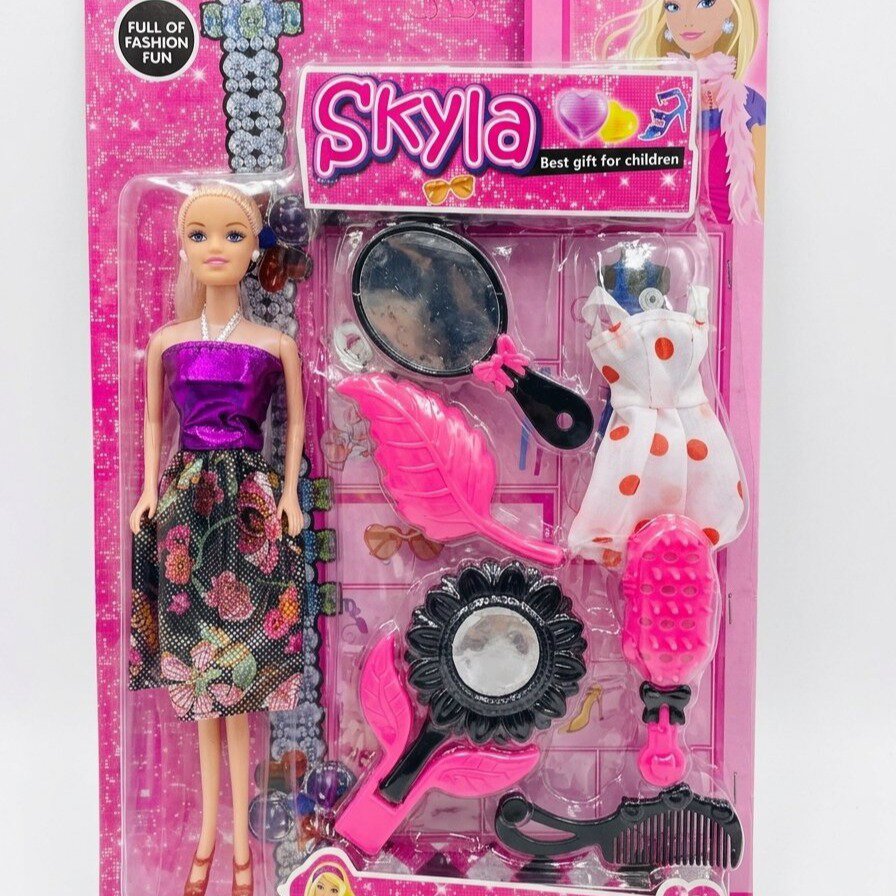 Set de muñeca de moda con accesorios de la marca Skyla.